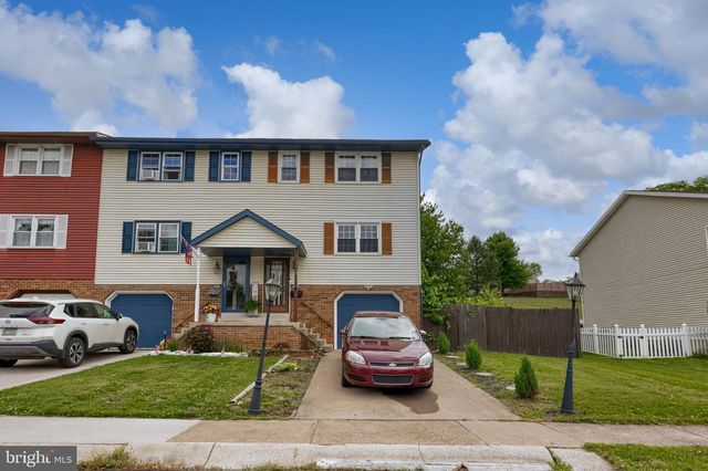 1831 LAKESIDE DR, Middletown, PA 17057