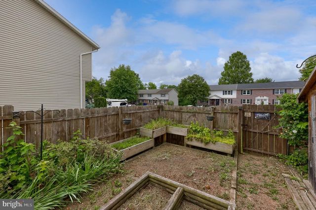 1831 LAKESIDE DR, Middletown, PA 17057