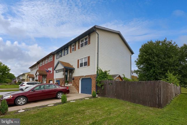 1831 LAKESIDE DR, Middletown, PA 17057