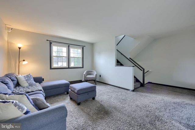 1831 LAKESIDE DR, Middletown, PA 17057