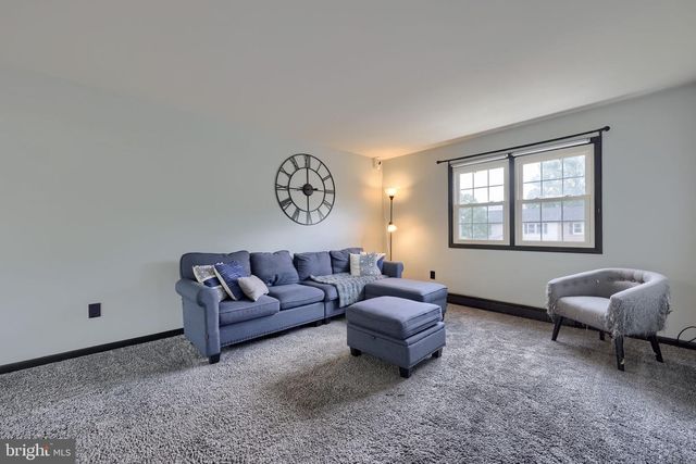 1831 LAKESIDE DR, Middletown, PA 17057