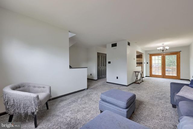 1831 LAKESIDE DR, Middletown, PA 17057