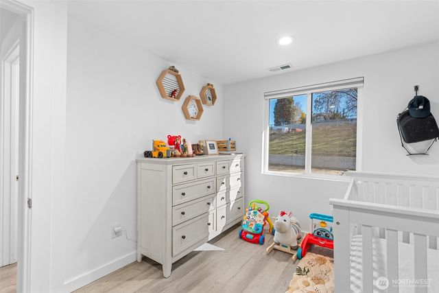 325 Eastmont Ave, East Wenatchee, WA 98802