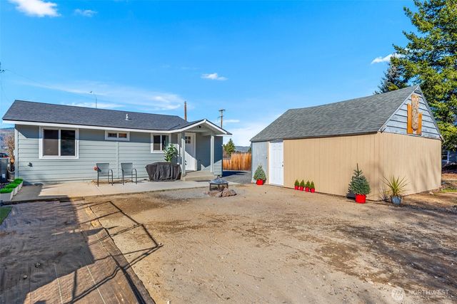 325 Eastmont Ave, East Wenatchee, WA 98802