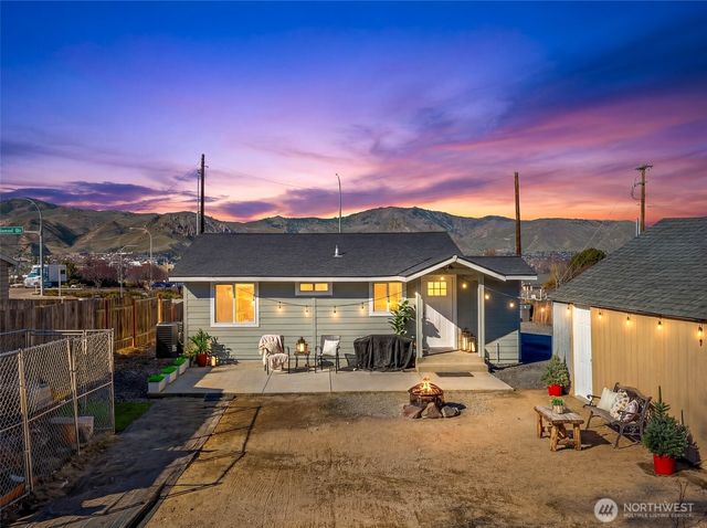 325 Eastmont Ave, East Wenatchee, WA 98802