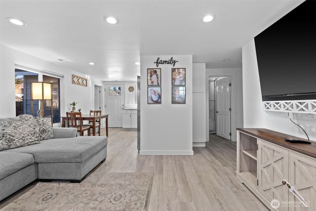 325 Eastmont Ave, East Wenatchee, WA 98802