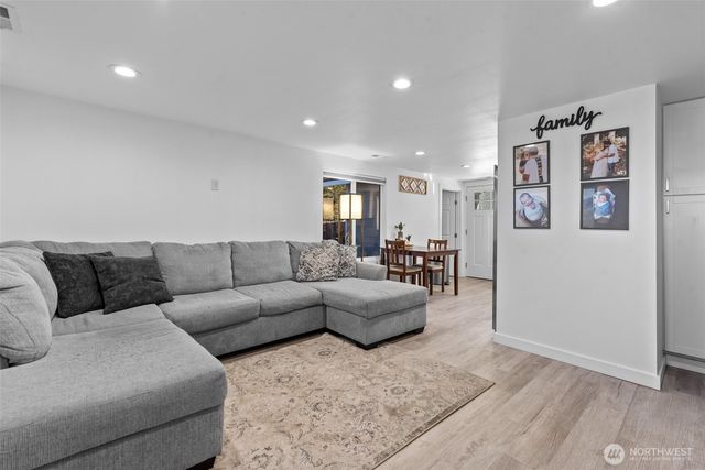 325 Eastmont Ave, East Wenatchee, WA 98802