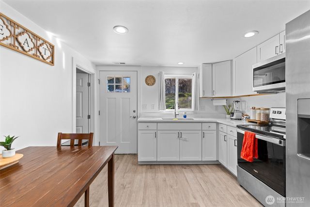 325 Eastmont Ave, East Wenatchee, WA 98802