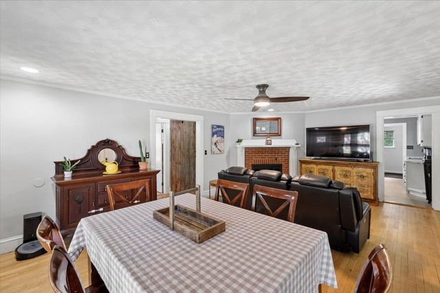 979 Union Street, Manchester, NH 03104