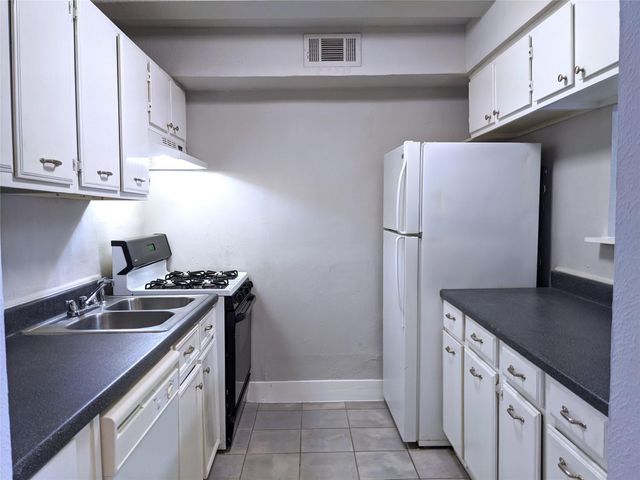 704 E 22nd Street, Houston, TX 77008