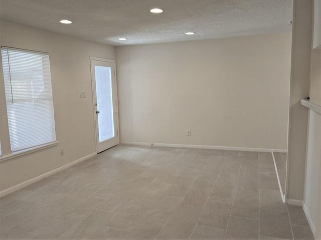 704 E 22nd Street, Houston, TX 77008