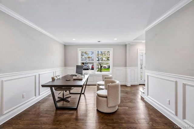 53 Surrey Lane, Plainview, NY 11803