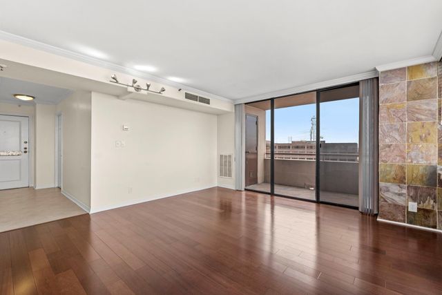 3525 Sage Road 903, Houston, TX 77056