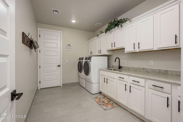 7517 Sussex Court, Las Cruces, NM 88007