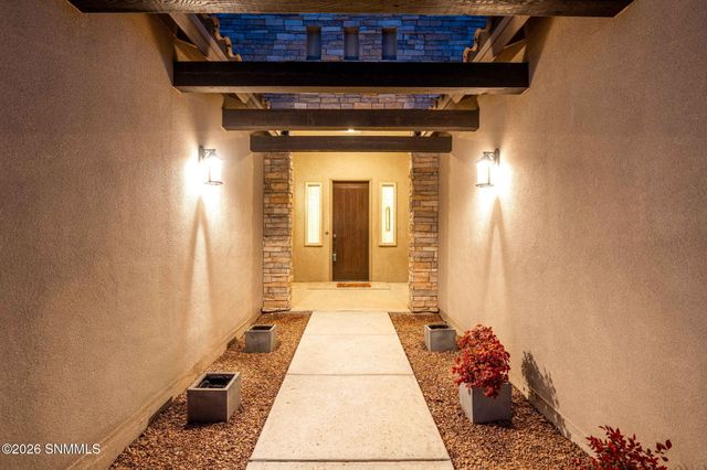 7517 Sussex Court, Las Cruces, NM 88007