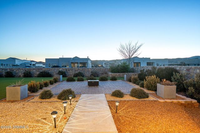 7517 Sussex Court, Las Cruces, NM 88007