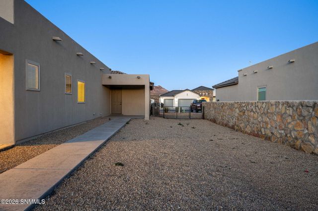 7517 Sussex Court, Las Cruces, NM 88007