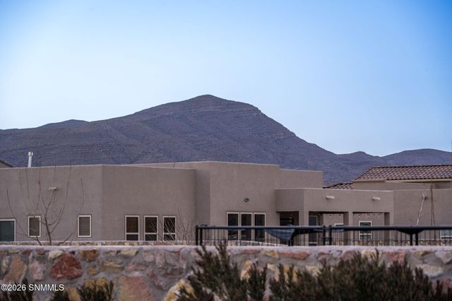 7517 Sussex Court, Las Cruces, NM 88007