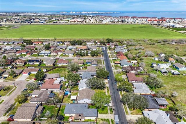 1749 Dawn Breeze Drive, Corpus Christi, TX 78412
