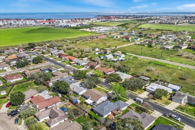 1749 Dawn Breeze Drive, Corpus Christi, TX 78412