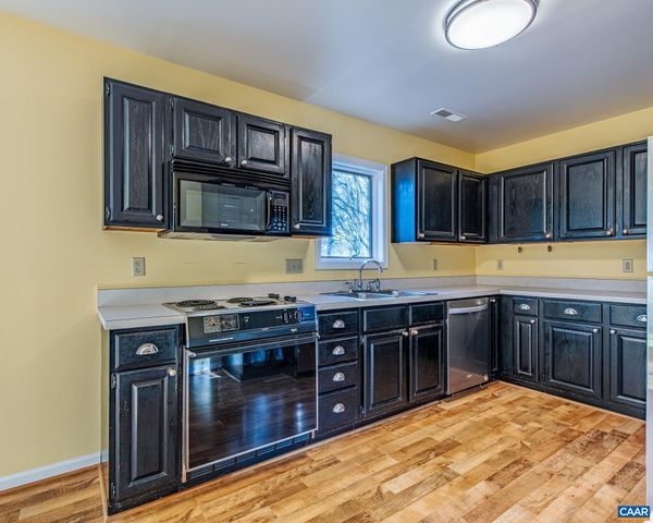 1381 GRISTMILL DR, Charlottesville, VA 22902