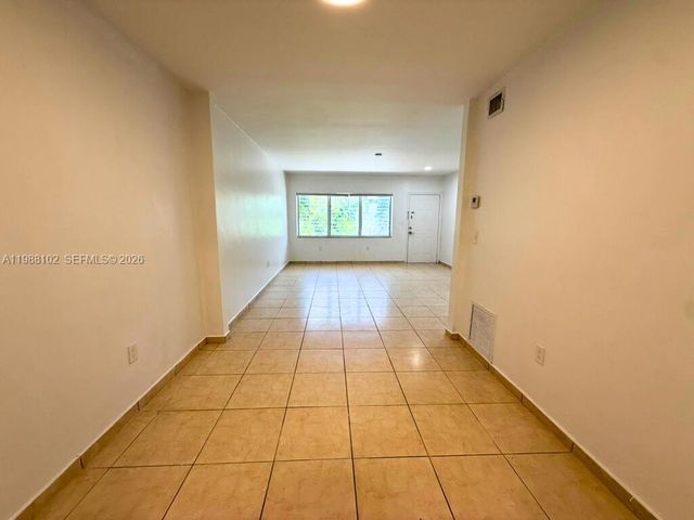1176 Marseille Dr 2, Miami Beach, FL 33141