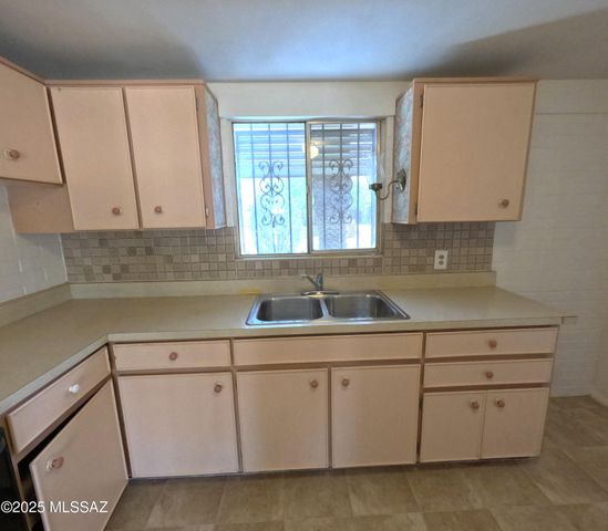 6509 E 39th Street, Tucson, AZ 85730