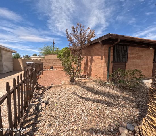 6509 E 39th Street, Tucson, AZ 85730