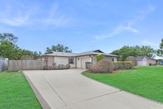542 NW La Brea Avenue, Port St Lucie, FL 34983