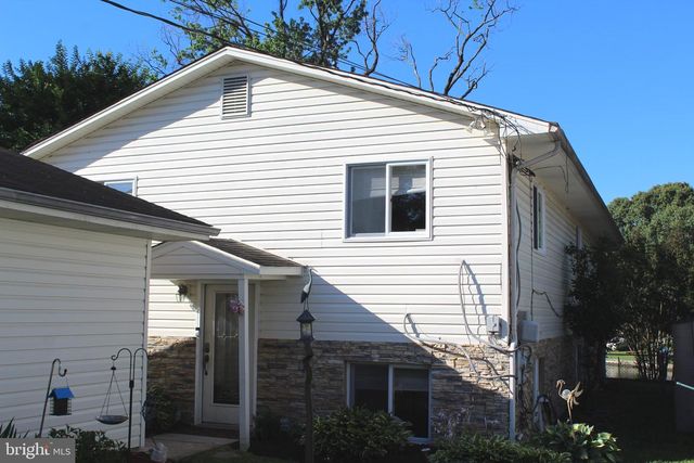 40 JOHNSON RD, Pasadena, MD 21122
