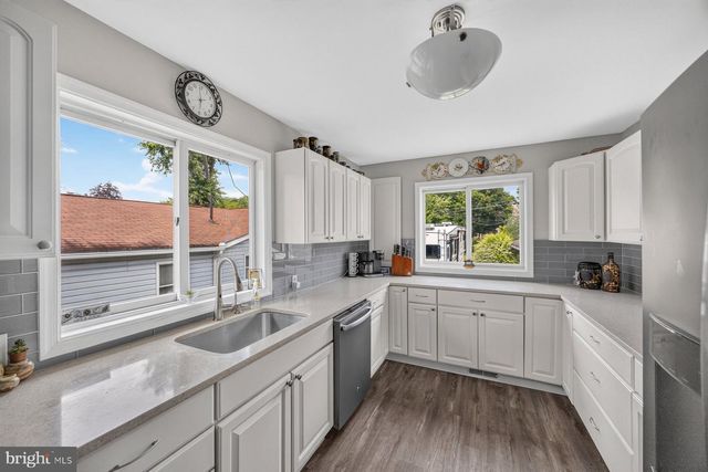 40 JOHNSON RD, Pasadena, MD 21122