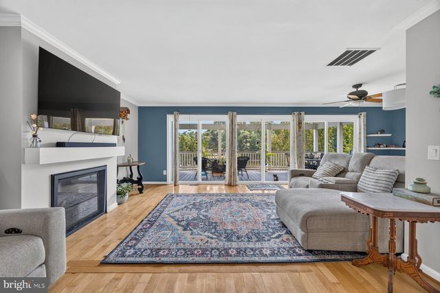 40 JOHNSON RD, Pasadena, MD 21122