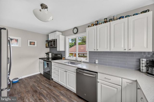 40 JOHNSON RD, Pasadena, MD 21122