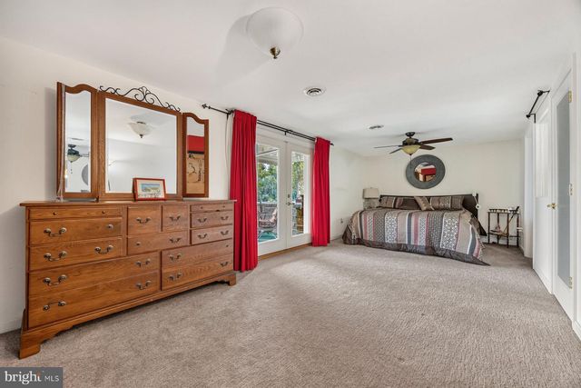 40 JOHNSON RD, Pasadena, MD 21122