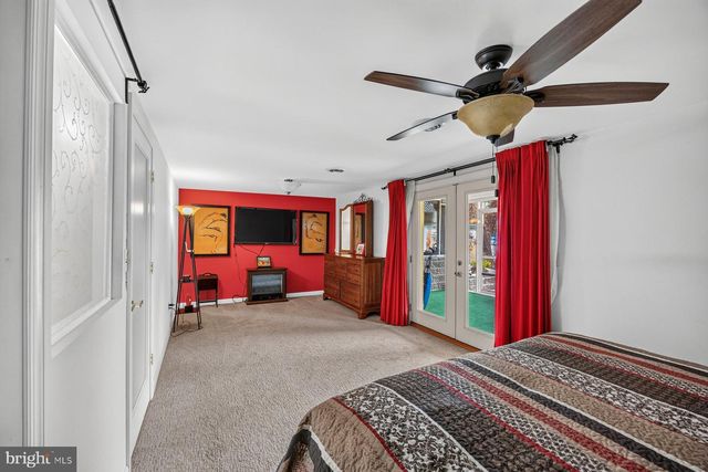 40 JOHNSON RD, Pasadena, MD 21122
