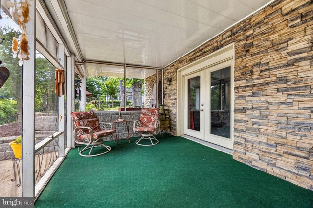 40 JOHNSON RD, Pasadena, MD 21122