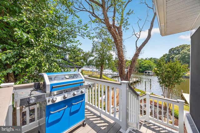 40 JOHNSON RD, Pasadena, MD 21122