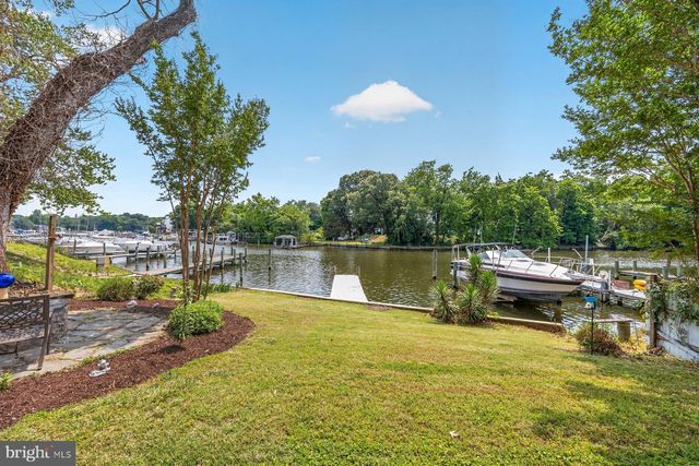 40 JOHNSON RD, Pasadena, MD 21122