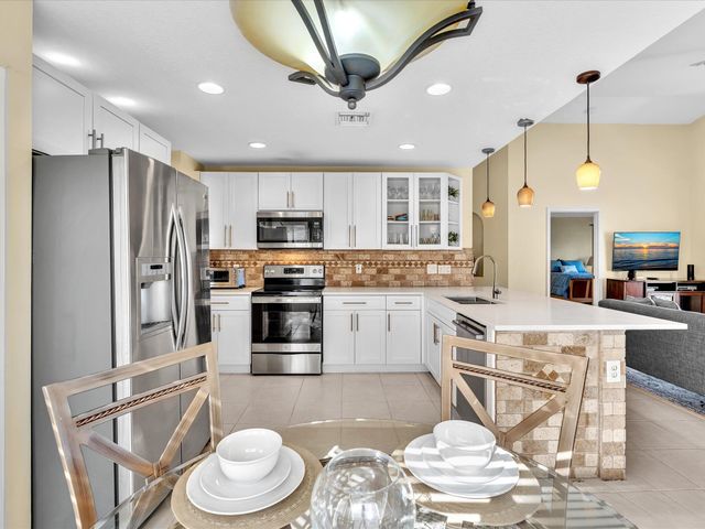 4194 Bluff Harbor Way, Wellington, FL 33449