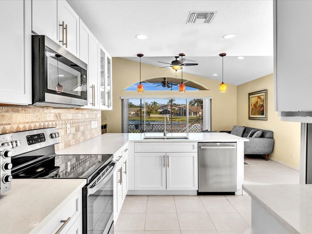 4194 Bluff Harbor Way, Wellington, FL 33449