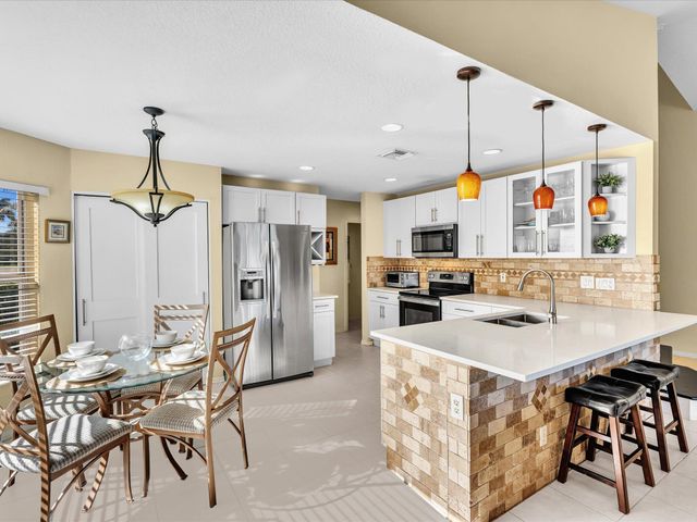4194 Bluff Harbor Way, Wellington, FL 33449