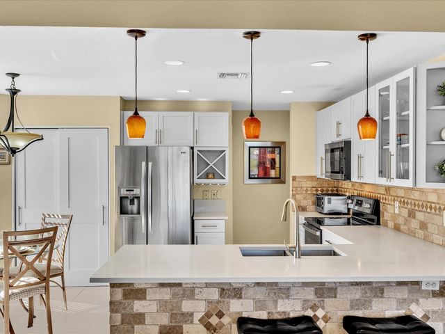 4194 Bluff Harbor Way, Wellington, FL 33449