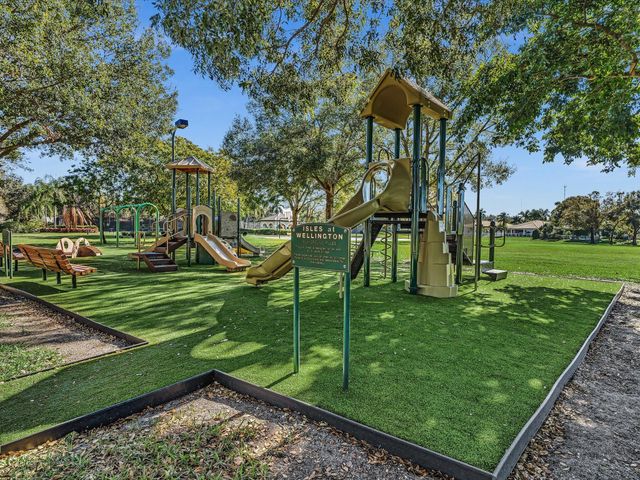 4194 Bluff Harbor Way, Wellington, FL 33449