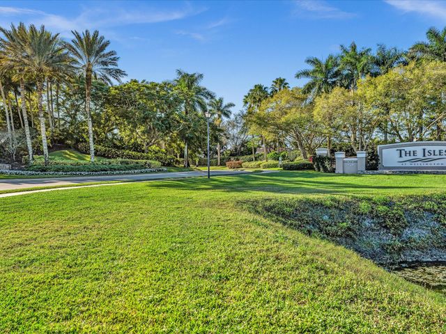 4194 Bluff Harbor Way, Wellington, FL 33449