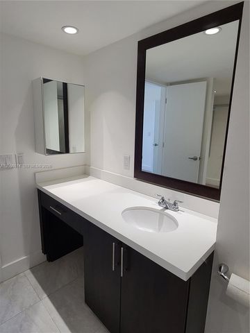 3625 N Country Club Dr 2408, Aventura, FL 33180