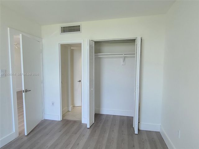3625 N Country Club Dr 2408, Aventura, FL 33180