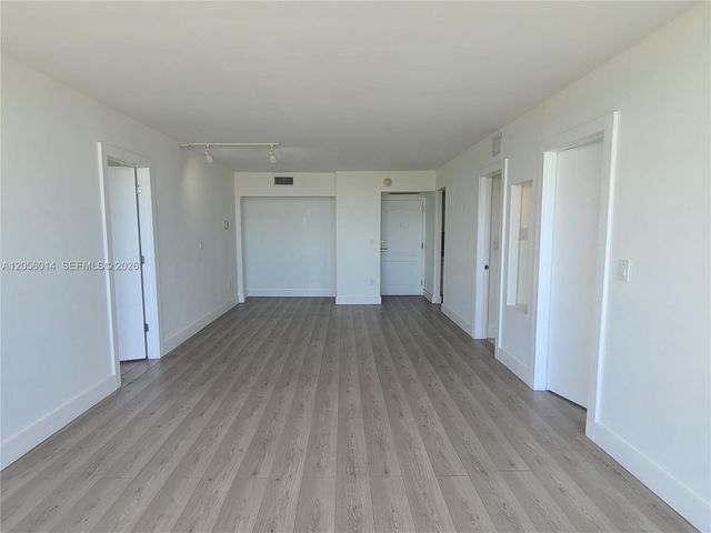3625 N Country Club Dr 2408, Aventura, FL 33180