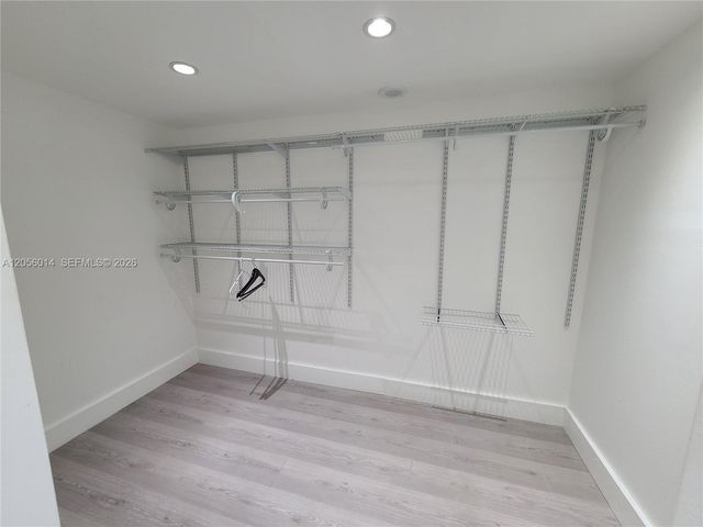 3625 N Country Club Dr 2408, Aventura, FL 33180