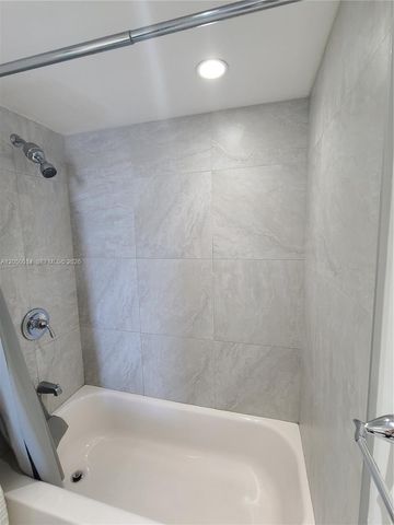 3625 N Country Club Dr 2408, Aventura, FL 33180