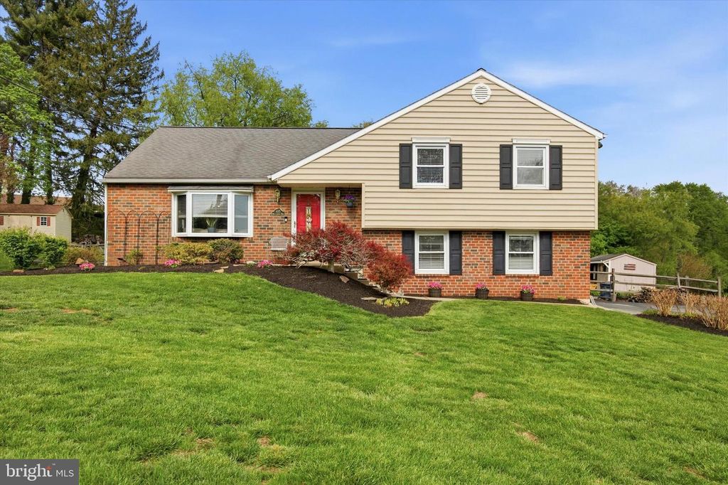 615 MEADOWBROOK RD, East Norriton, PA 19401